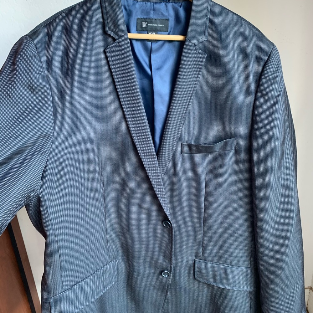 Men’s black blazer